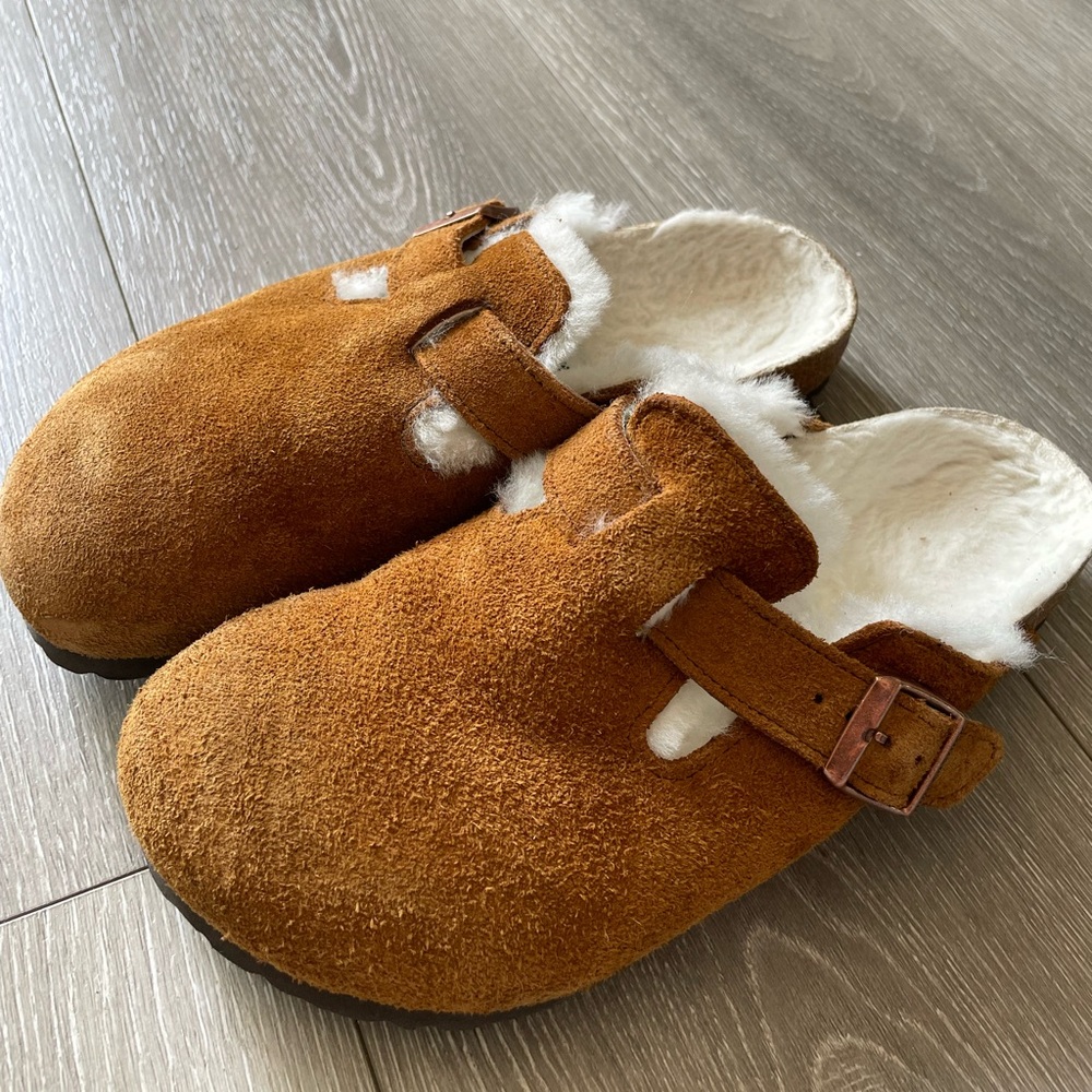 Boston Soft Clog with Faux Fur size 7 women’s or 38
